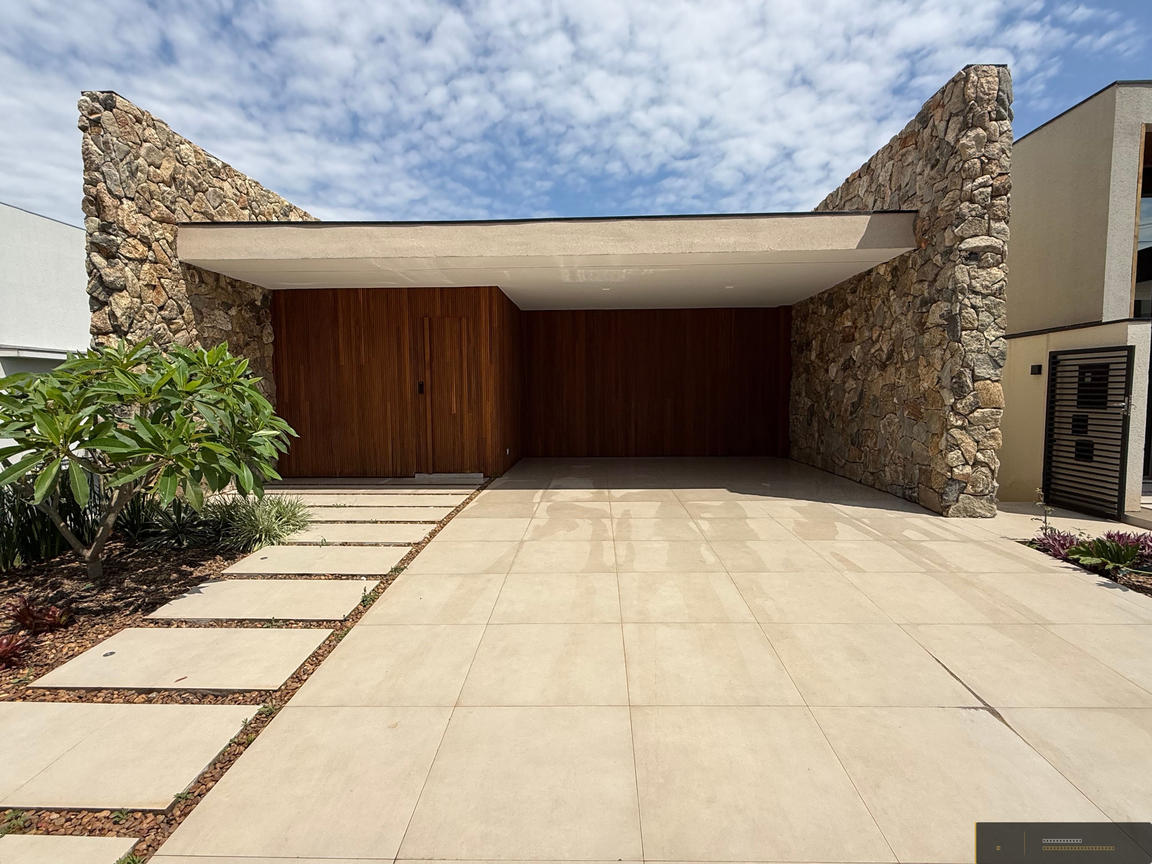 CASA PARA LOCAÇÃO – PARQUE TAUÁ | LONDRINA